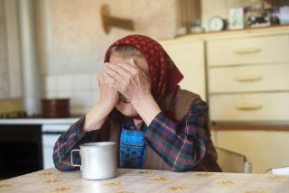 Сын обокрал мать-инвалида на 100 тысяч рублей в Томском районе